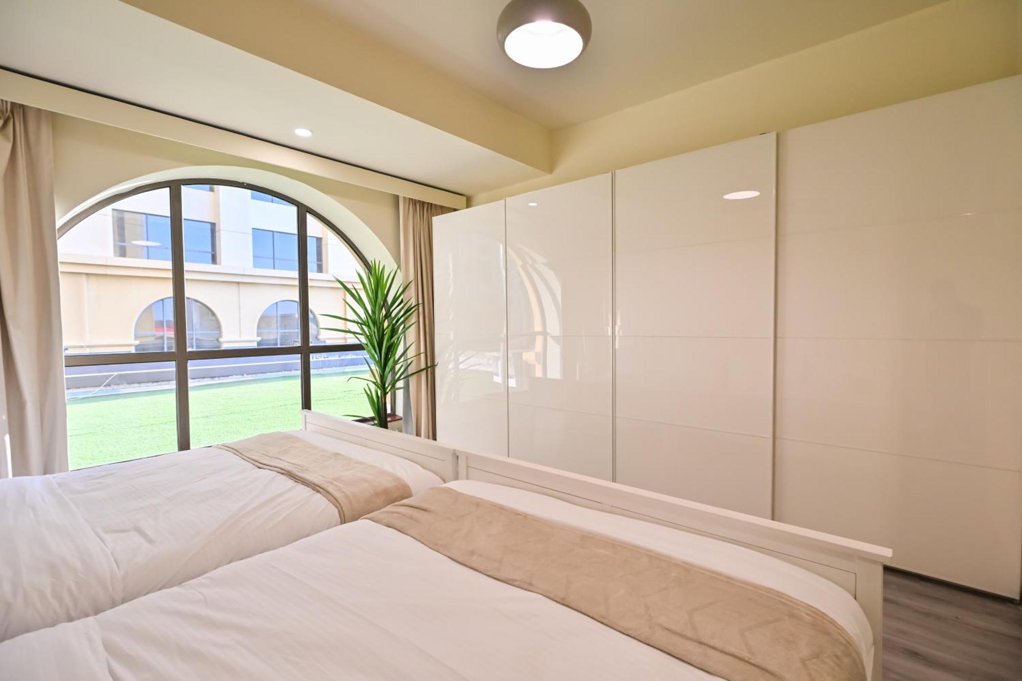 7 Beds - Jbr 3 Min Walk * Dubai