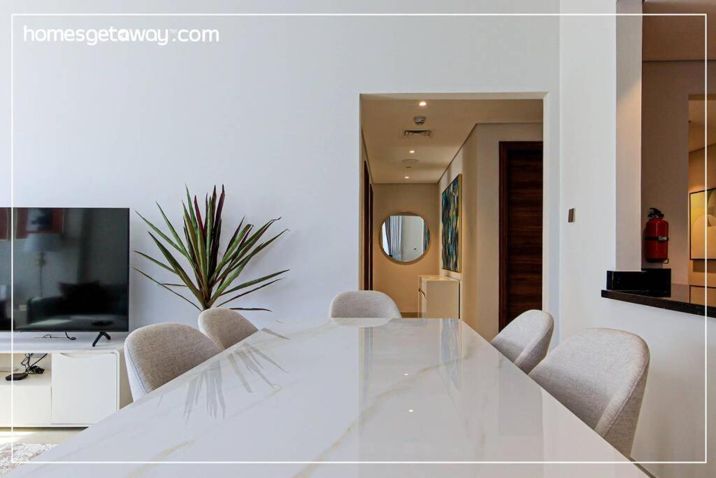 Bright And Spacious 2br With Maids Apartment *