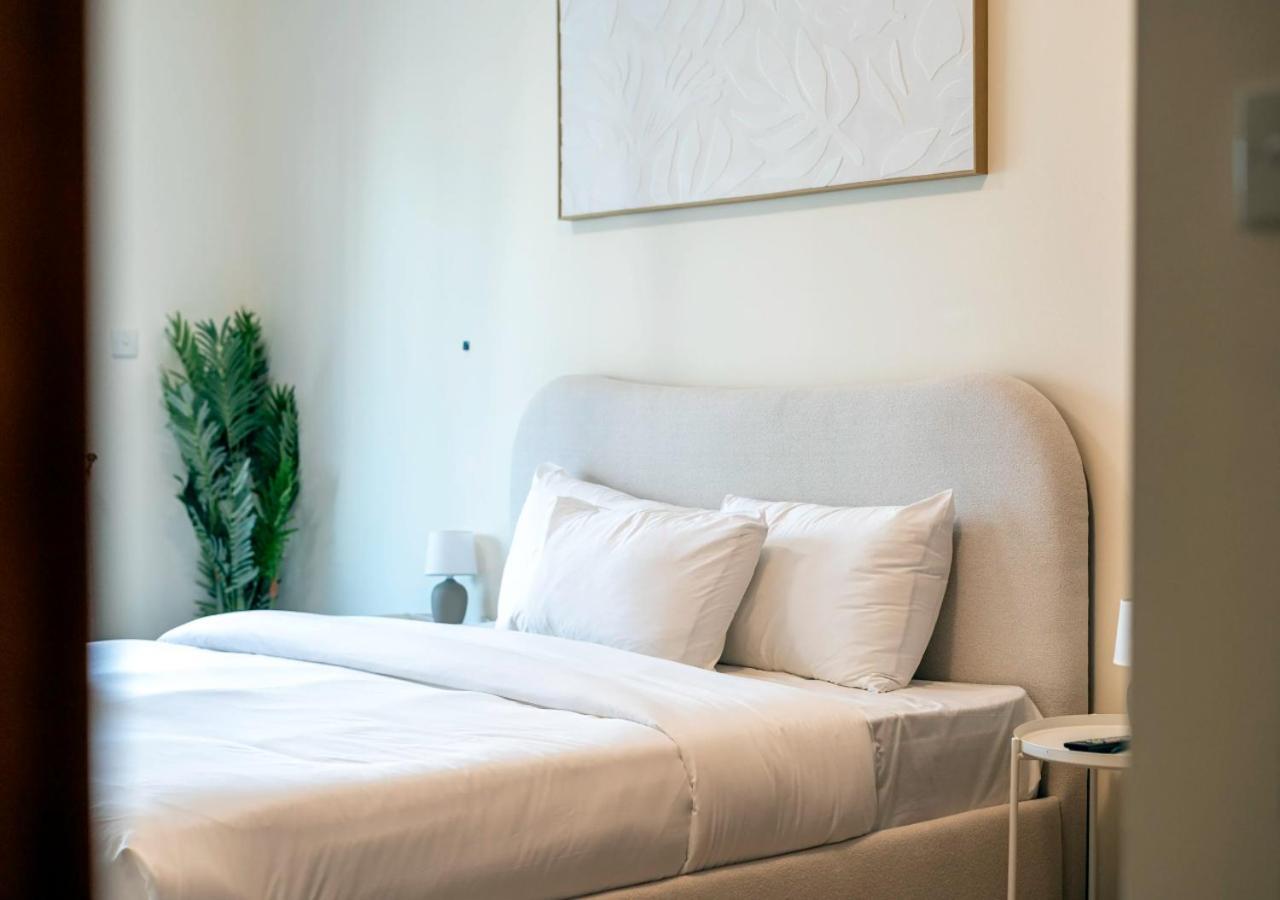 Perfect - 1bedroom With Full Marina View Apartment *