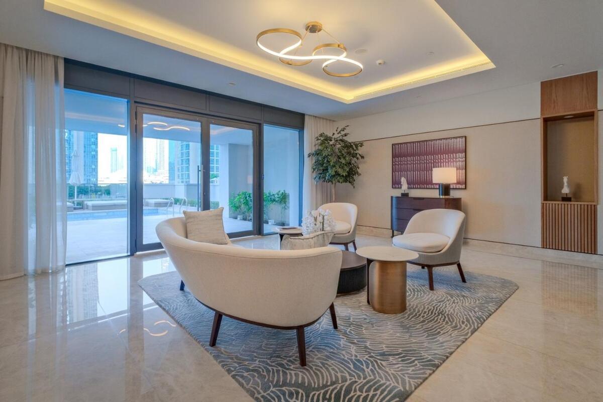 Luxurious 2-bedroom Escape With Burj Khalifa Views At Act One In Downtown