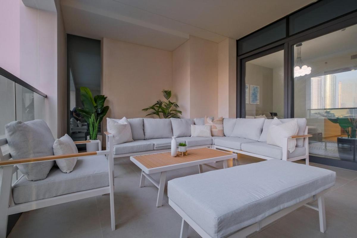 Luxurious 2-bedroom Escape With Burj Khalifa Views At Act One In Downtown * Dubai