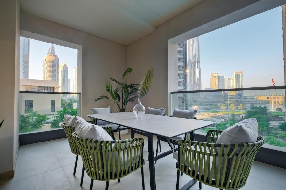 Luxurious 2-bedroom Escape With Burj Khalifa Views At Act One In Downtown Apartment *