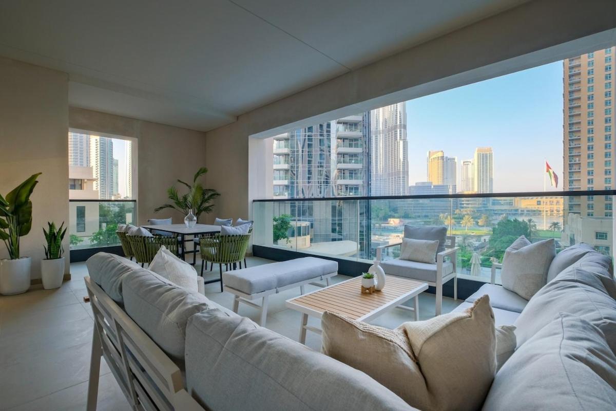 Luxurious 2-bedroom Escape With Burj Khalifa Views At Act One In Downtown Dubai