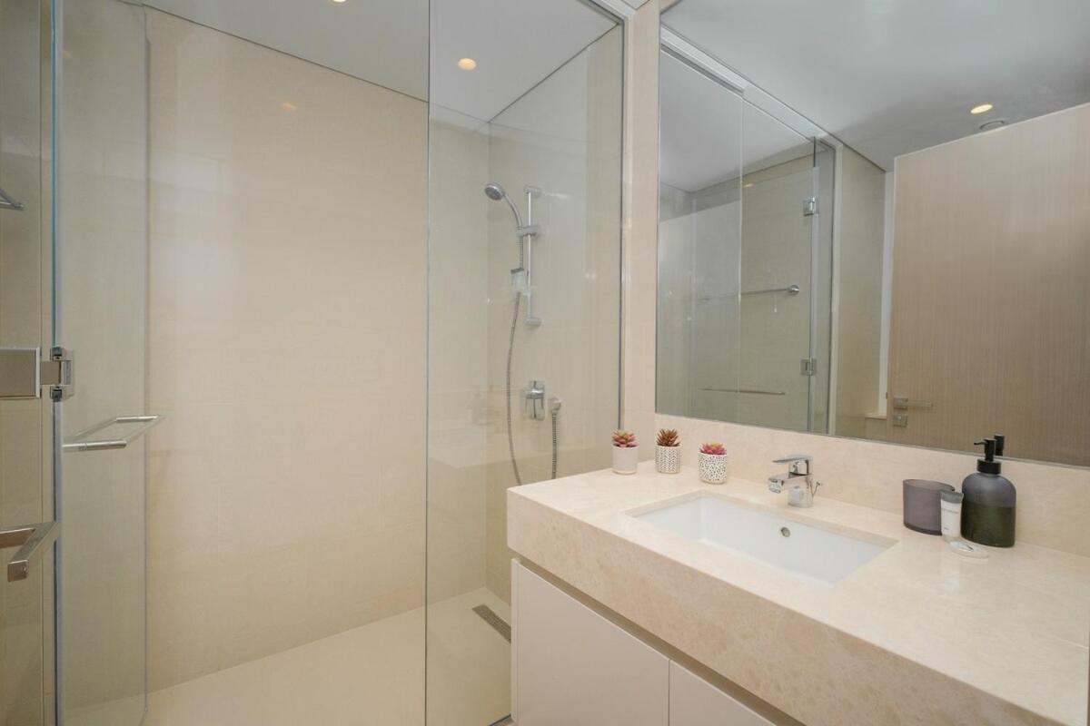 Luxurious 2-bedroom Escape With Burj Khalifa Views At Act One In Downtown
