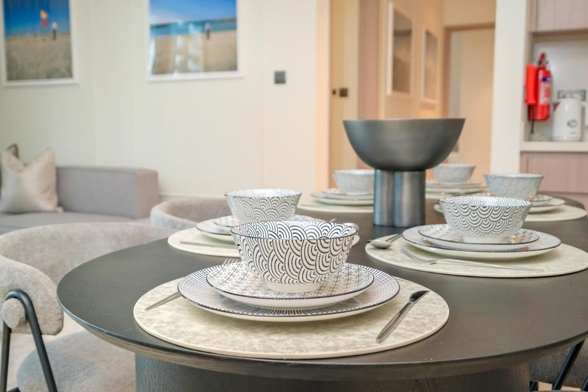 Luxurious 2-bedroom Escape With Burj Khalifa Views At Act One In Downtown * Dubai