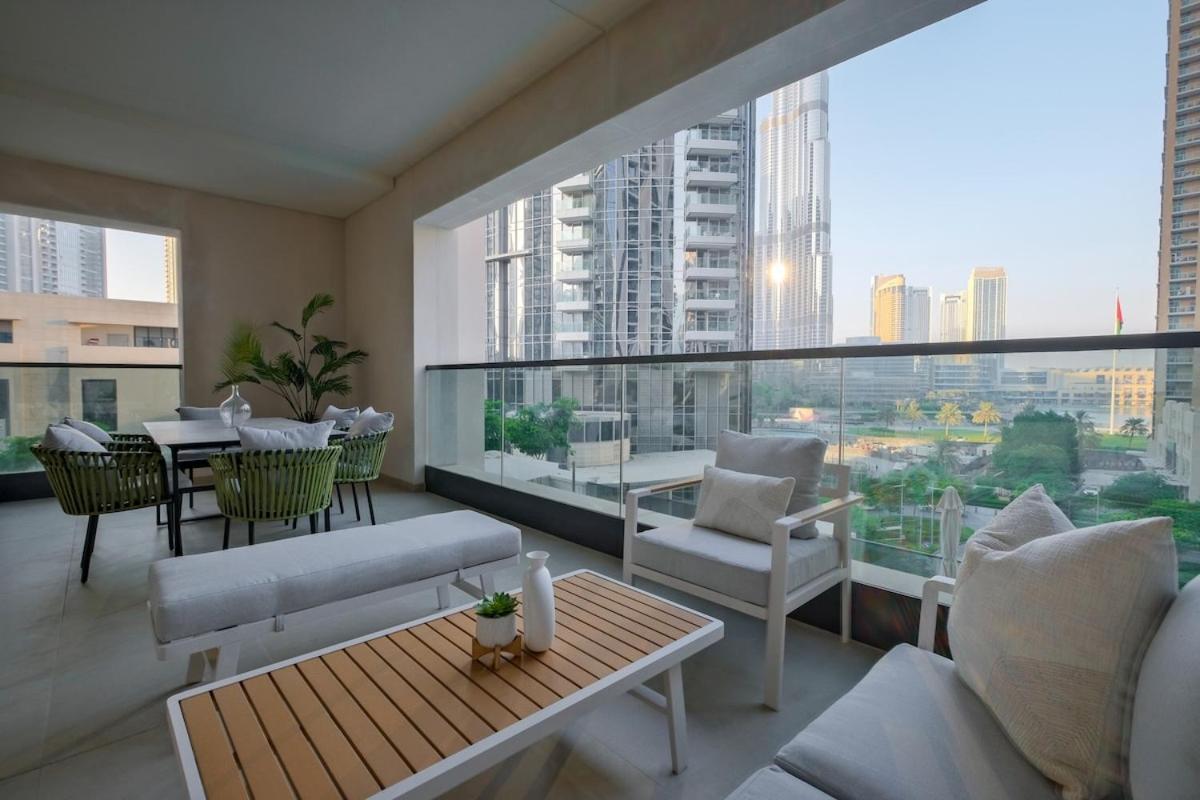 Luxurious 2-bedroom Escape With Burj Khalifa Views At Act One In Downtown