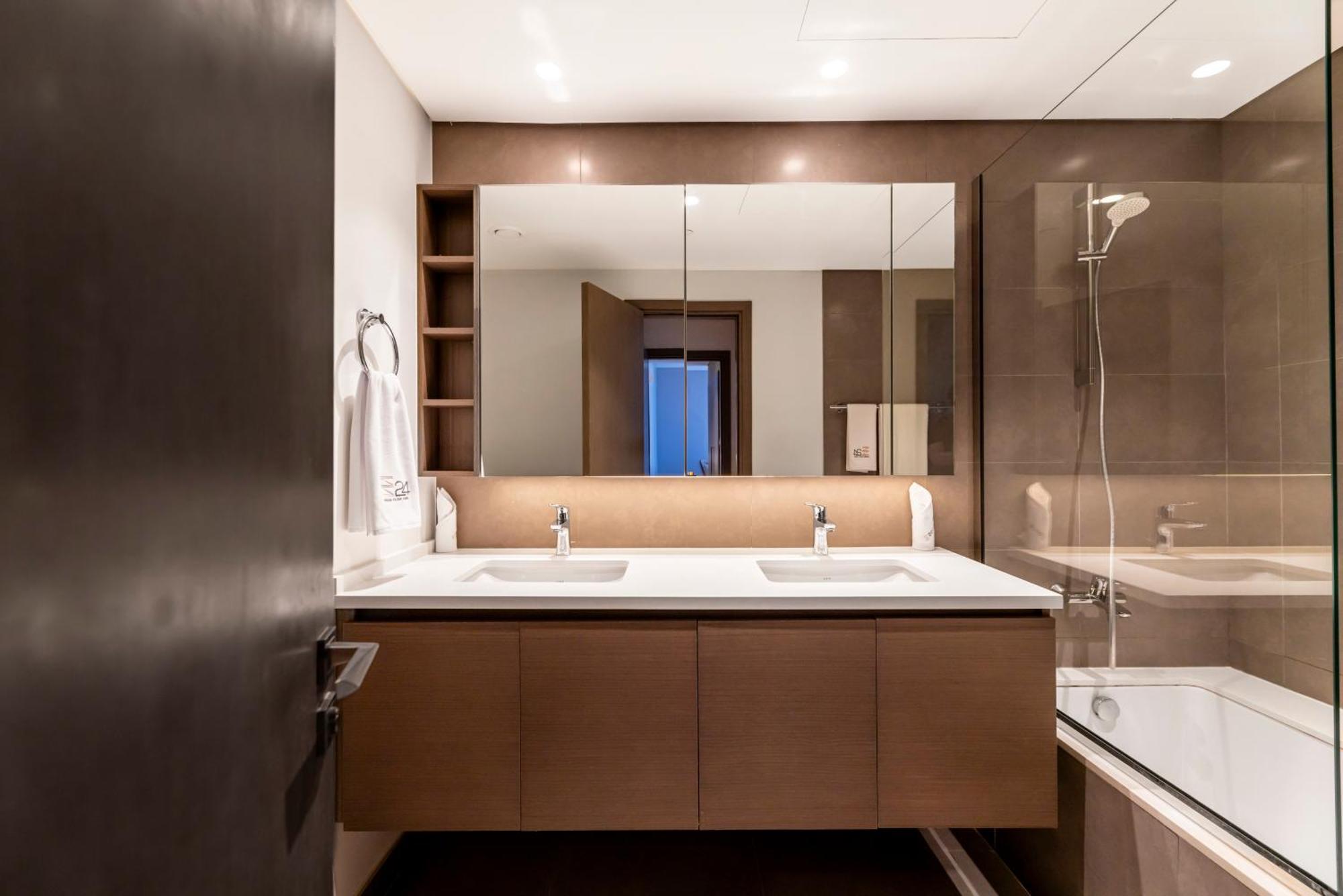 Escape 24 Luxury 2br Creek Harbour Creek Gate Apartment *