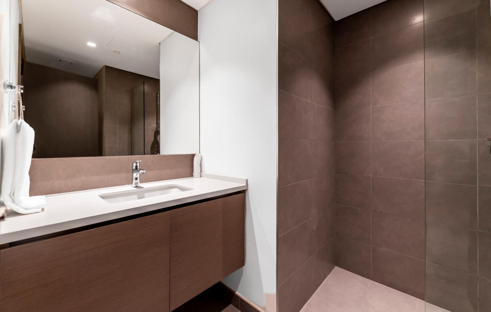 Apartment Escape 24 Luxury 2br Creek Harbour Creek Gate *