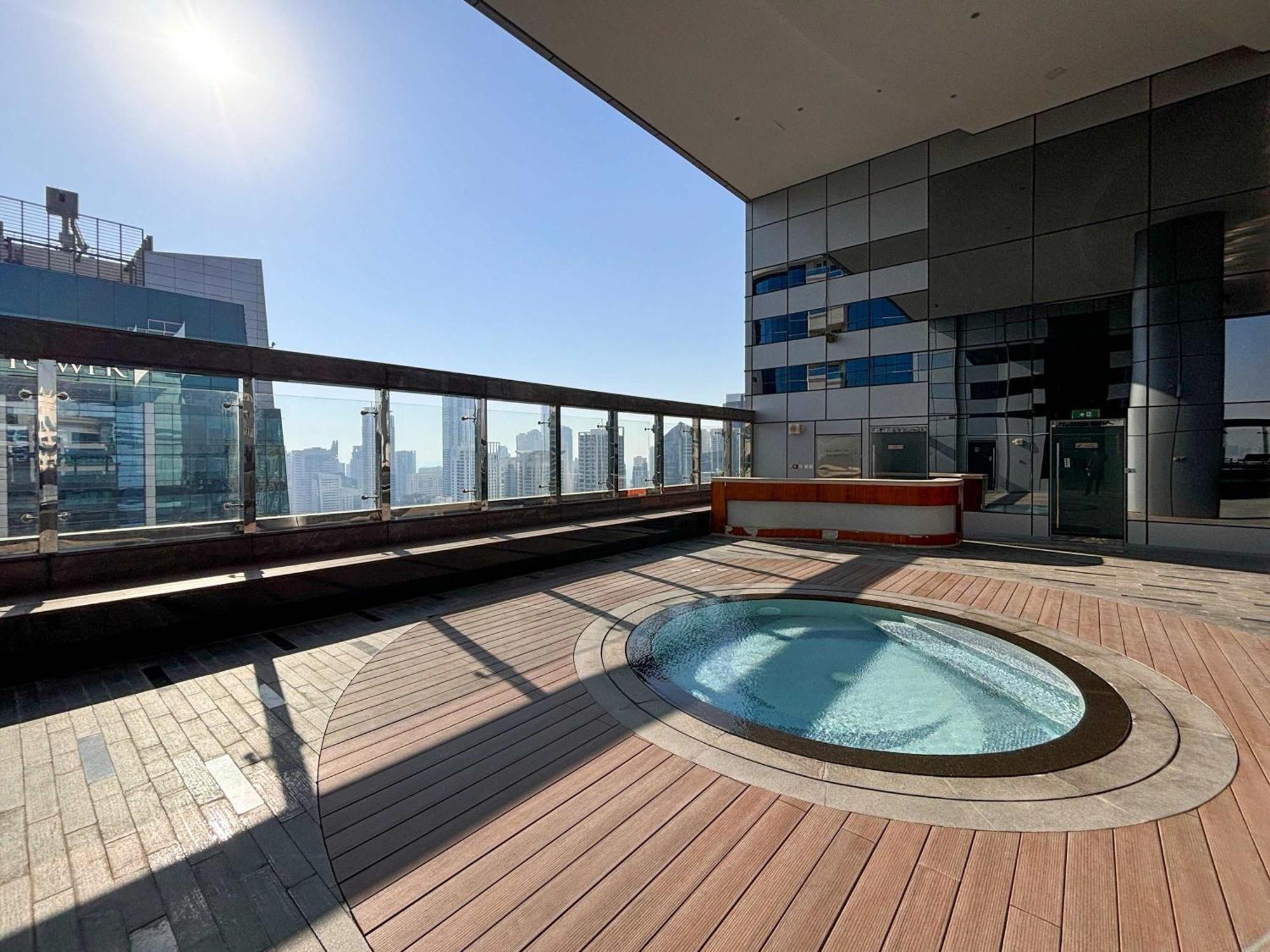 Frank Porter - Madina Tower Apartment *