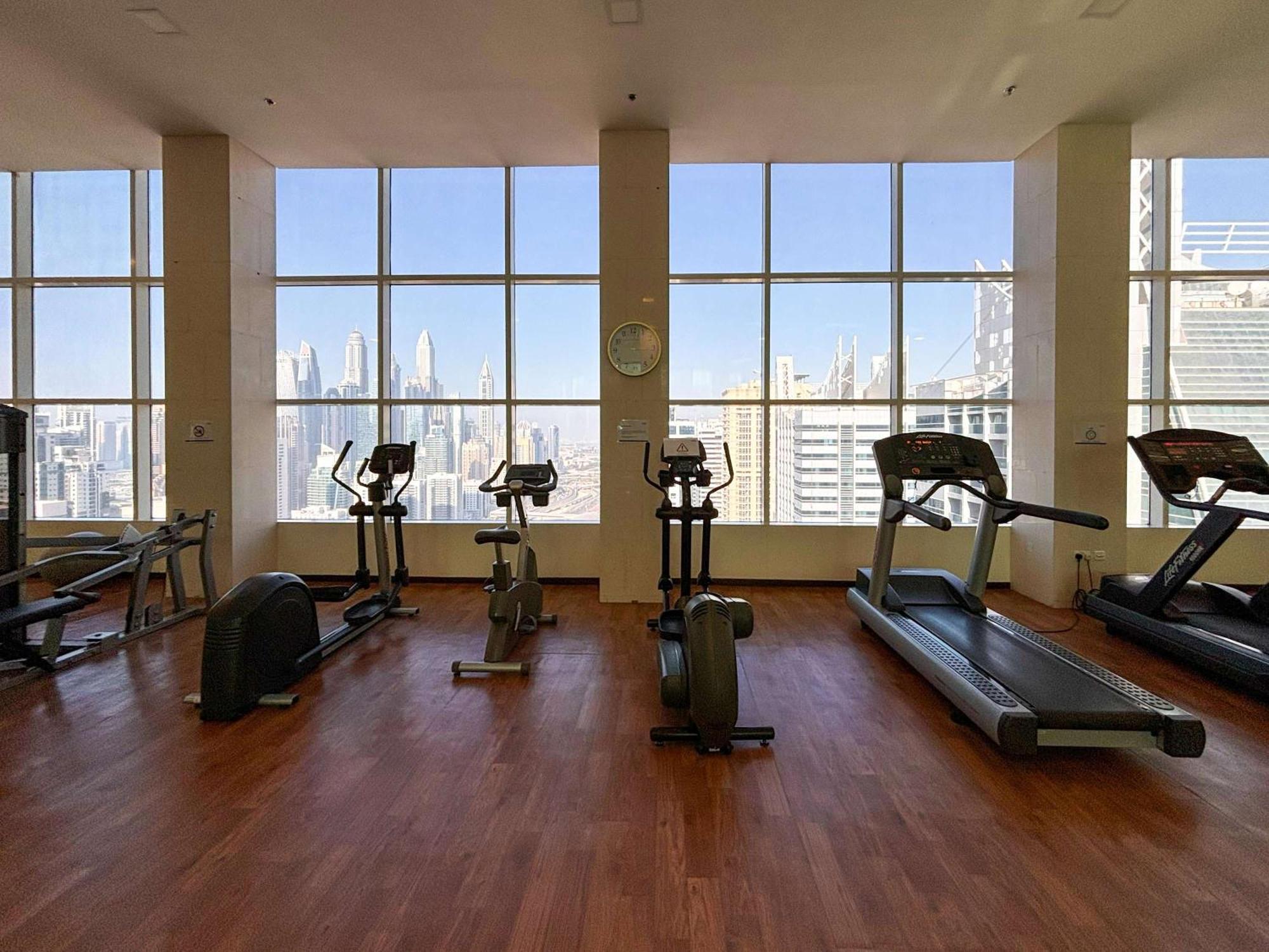 Frank Porter - Madina Tower Apartment