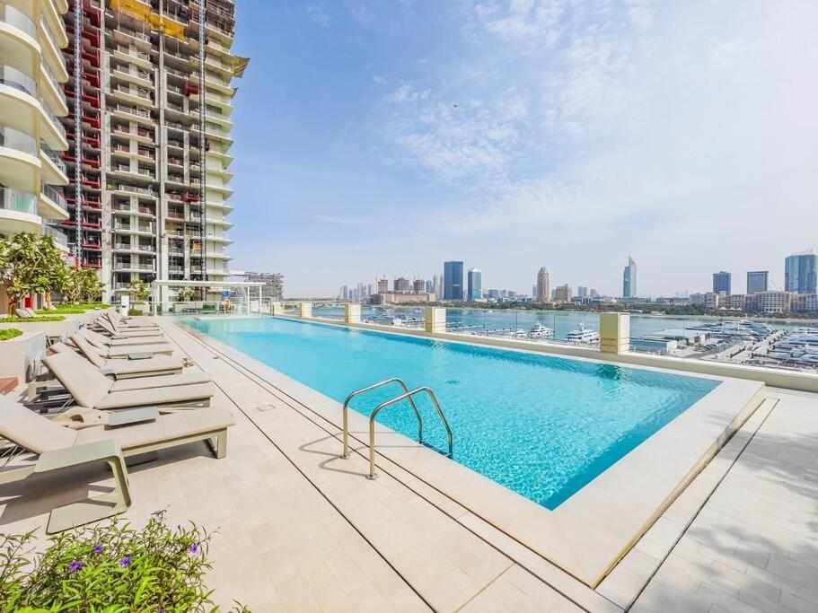 Coastal Luxury 4br With Marina Skyline View Apartment Dubai