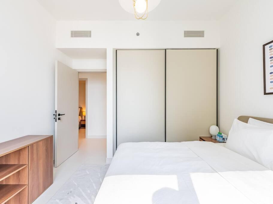 Coastal Luxury 4br With Marina Skyline View Apartment