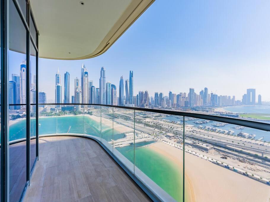 Coastal Luxury 4br With Marina Skyline View Dubai