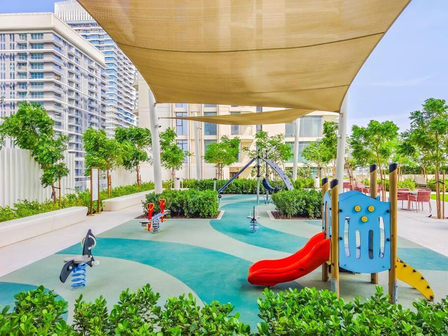 Coastal Luxury 4br With Marina Skyline View Dubai