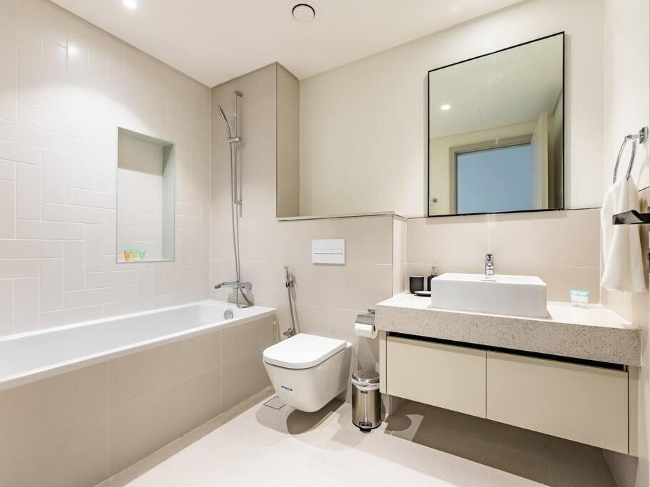 Coastal Luxury 4br With Marina Skyline View * Dubai