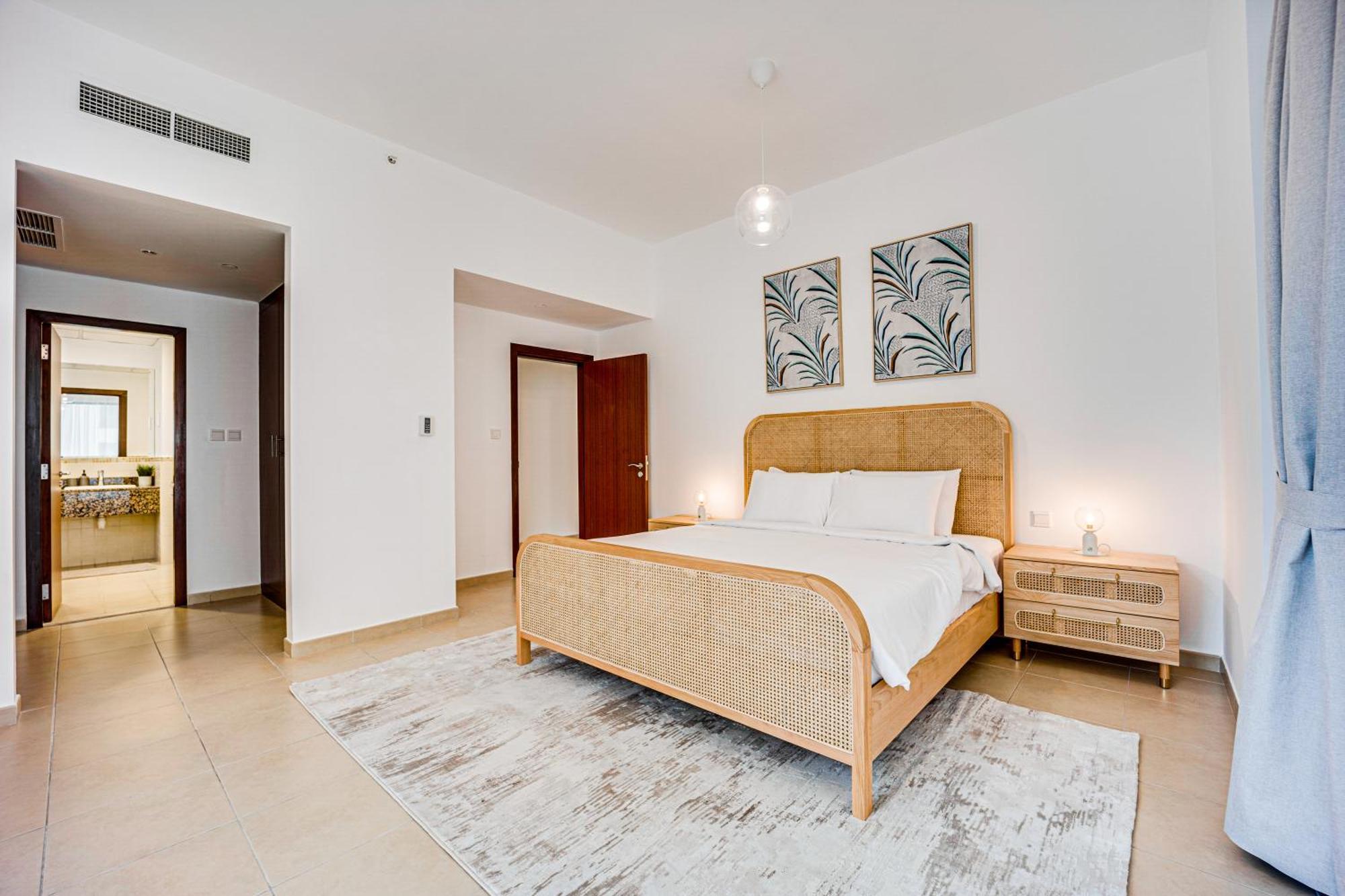 Apartment Bright In Jbr Few Steps From The Beach Dubai