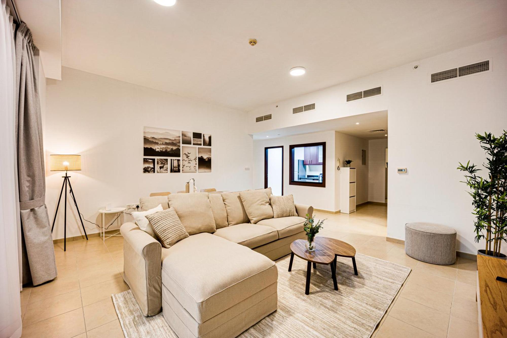 Bright In Jbr Few Steps From The Beach Apartment Dubai