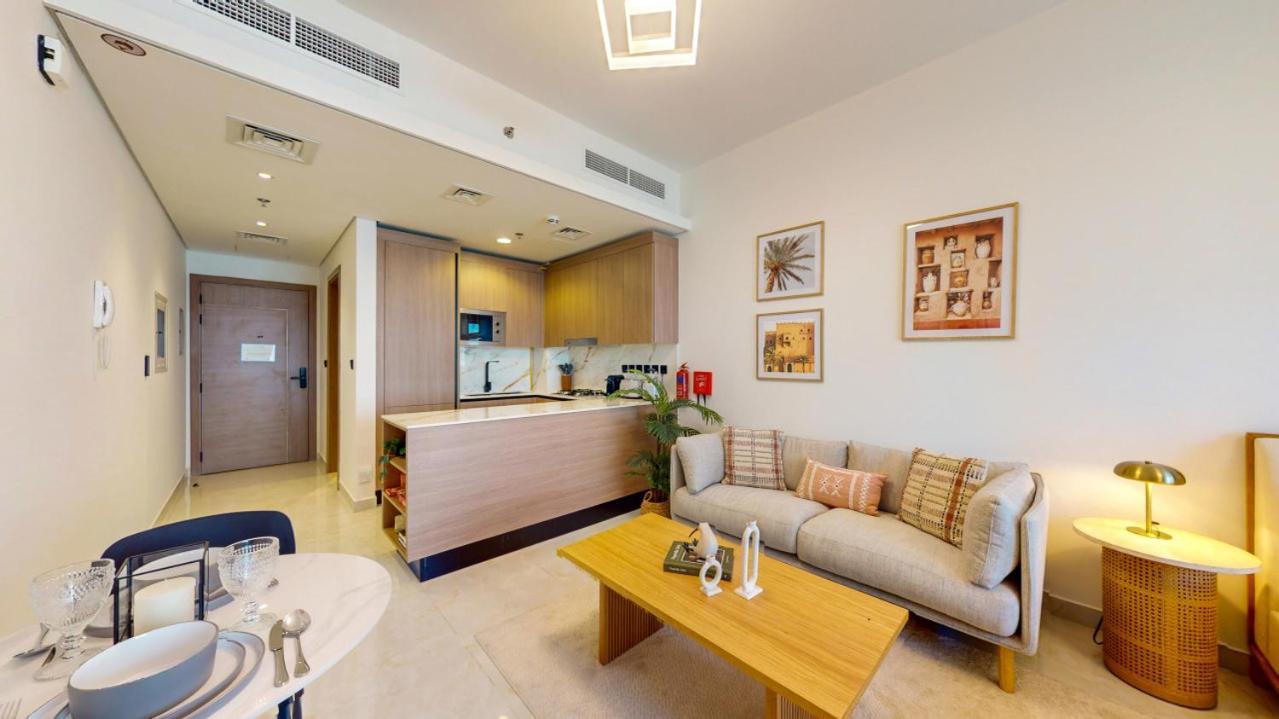 Avanos - Captivating In Jvc Apartment *