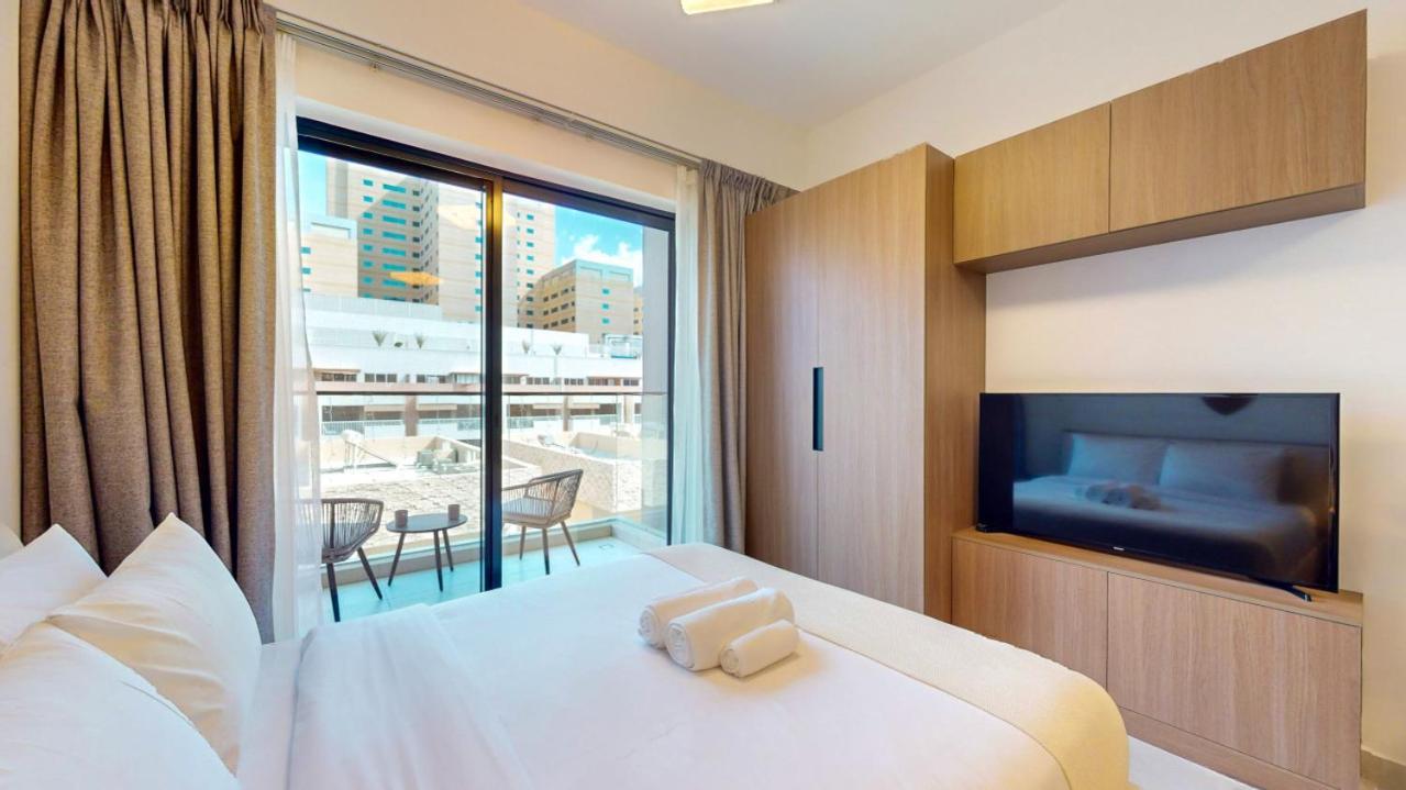 Avanos - Captivating In Jvc Apartment *