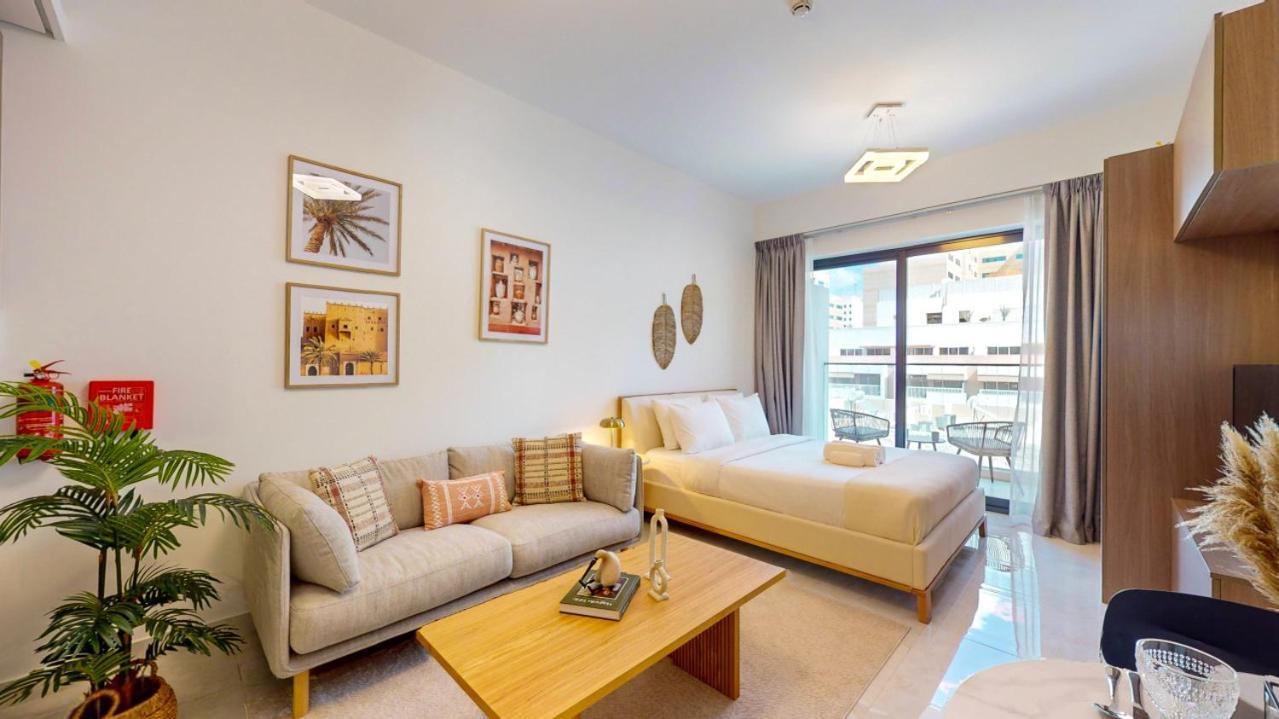 Avanos - Captivating In Jvc Apartment *