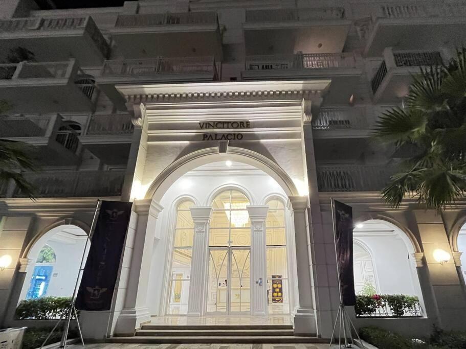 Elegance Vincetor Palecio Apartment Dubai