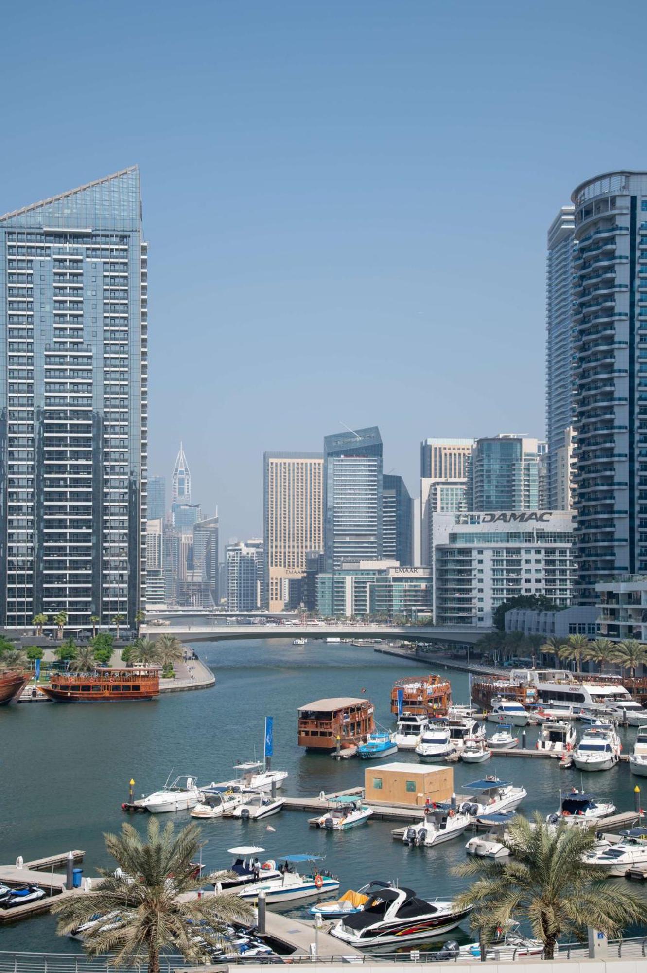 Frank Porter - Dec Tower 3 Apartment Dubai