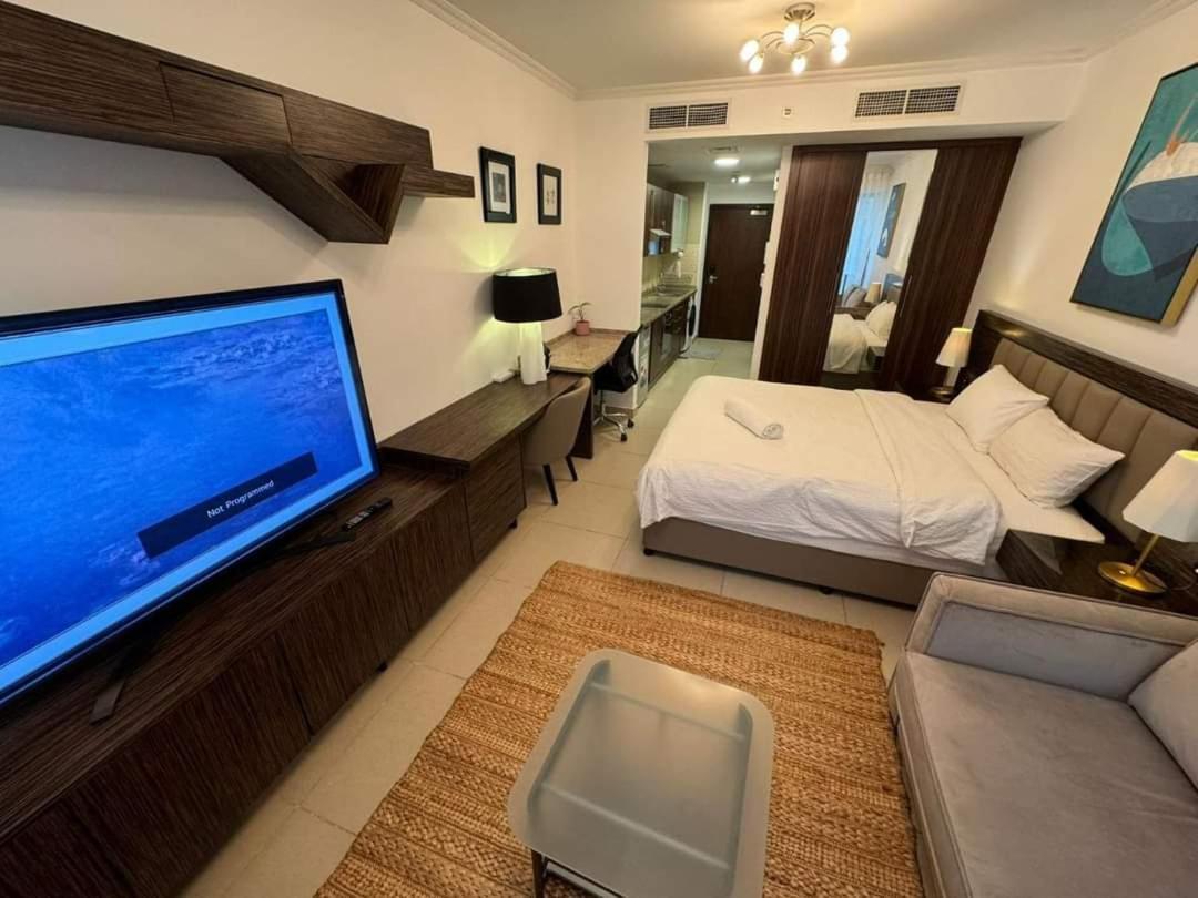 Apartment Stunning - High Floor - Canal View - Goldcrest Exectutive Tower