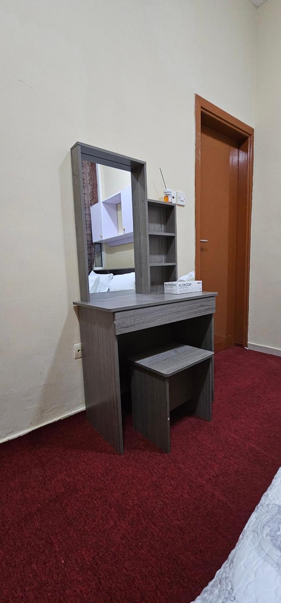 Homestay Benitah Partitions And Family Dubai