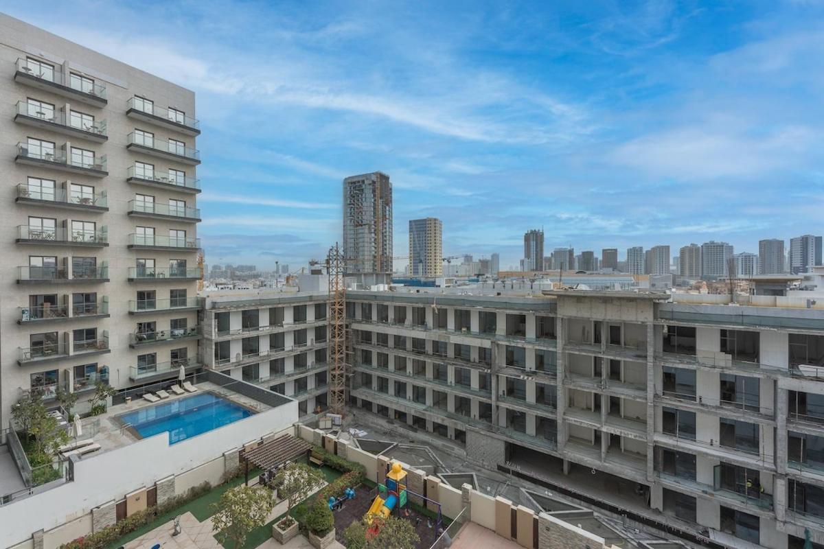 Apartment Elegant 2-bedroom With Modern Kitchenette In Jvc Dubai