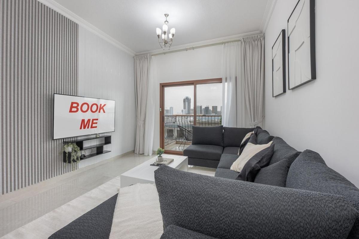 Elegant 2-bedroom With Modern Kitchenette In Jvc