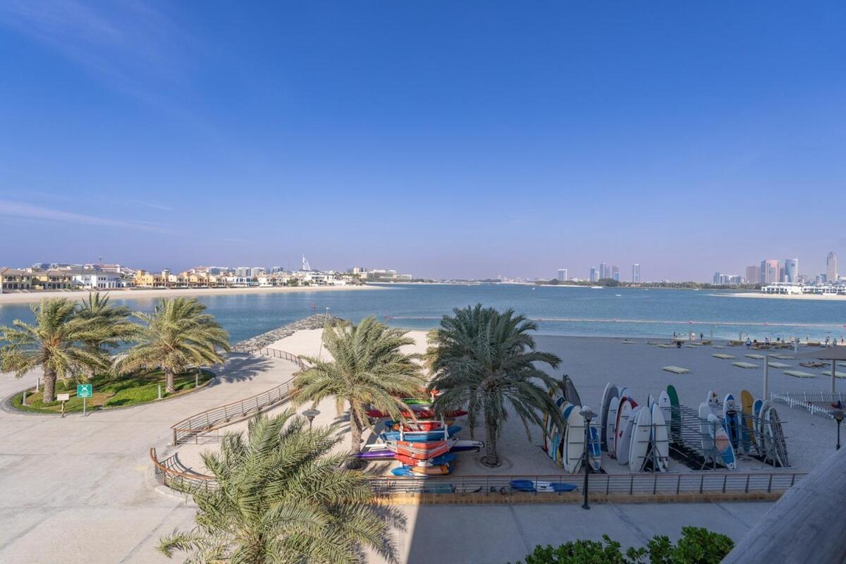 Glorious 3-bedroom With Beach Views At Tiara Residences In Palm Jumeirah Apartment Dubai