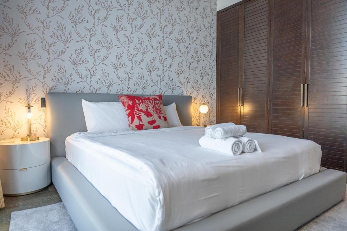 Glorious 3-bedroom With Beach Views At Tiara Residences In Palm Jumeirah Dubai