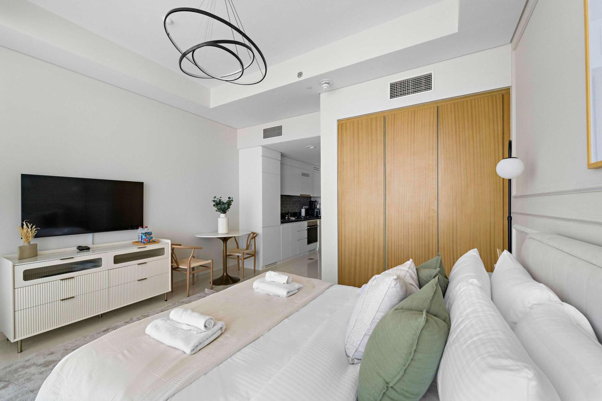 Silkhaus New Modern In New Tower At Business Bay
