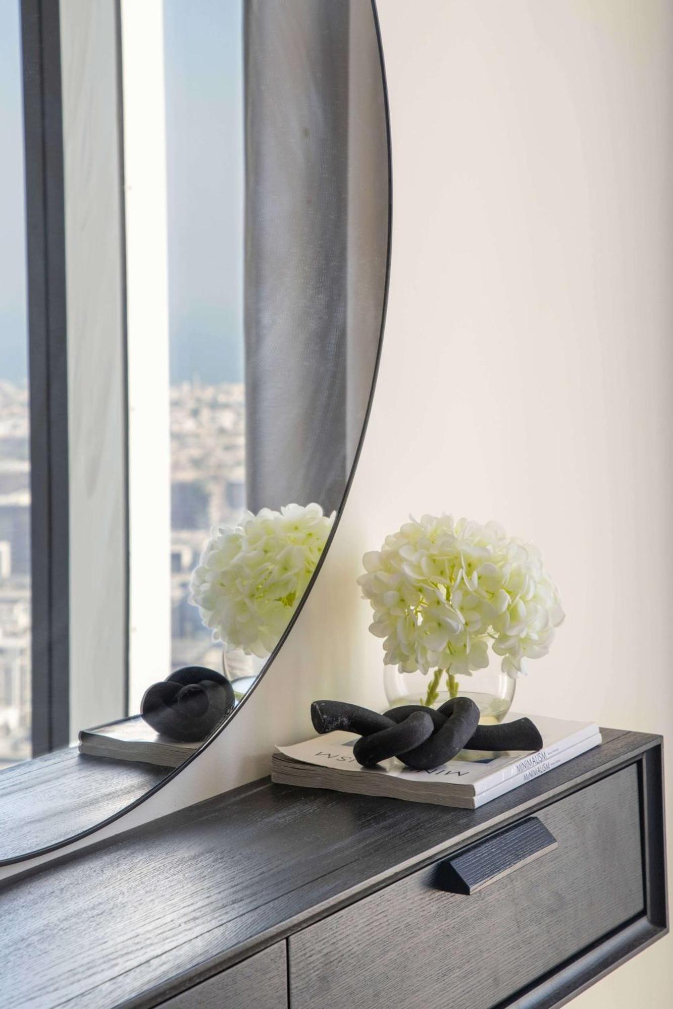 Frank Porter - Tower 1 * Dubai