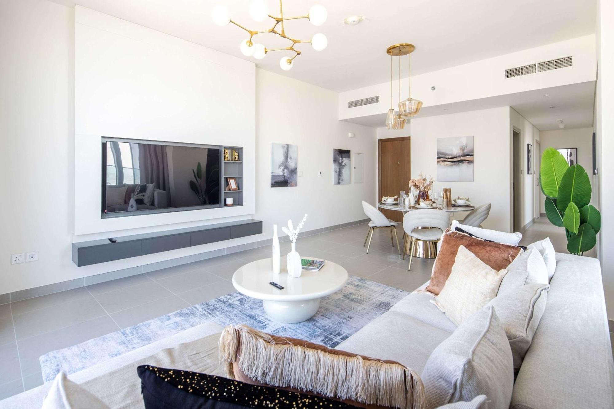 Frank Porter - Tower 1 Apartment