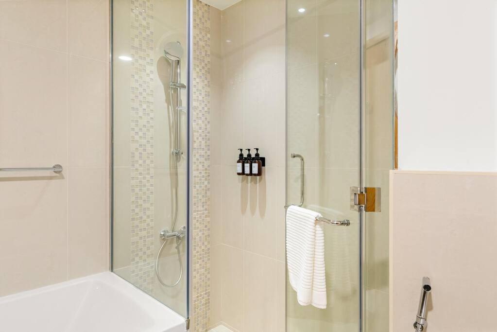 Elegant 3br - Stunning Burj Khalifa View Apartment Dubai