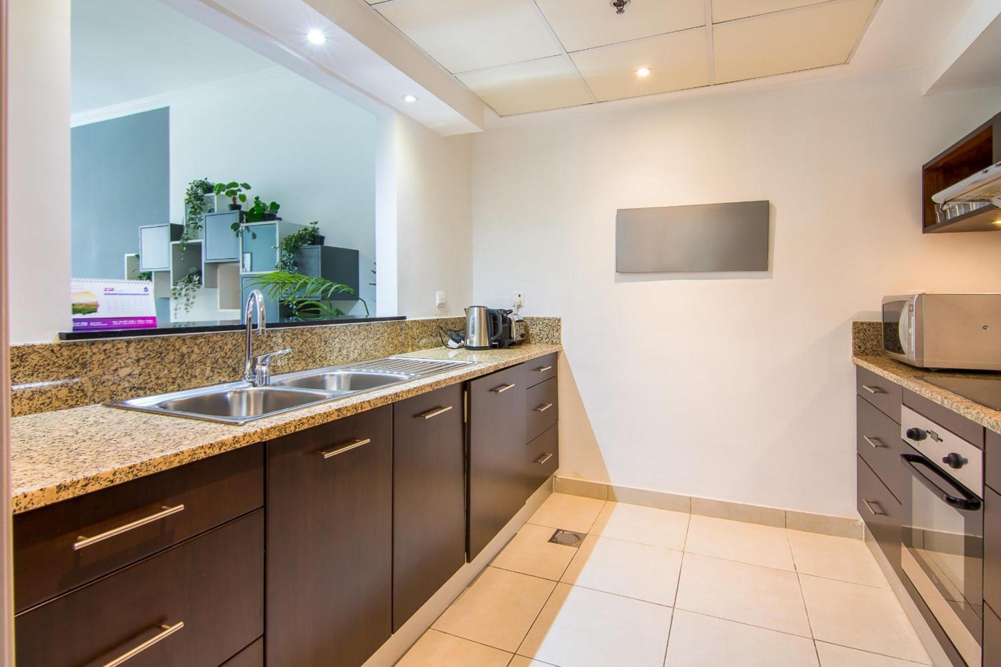 Marina Quays West-charming 1-br Retreat In The Heart Of Marina Apartment