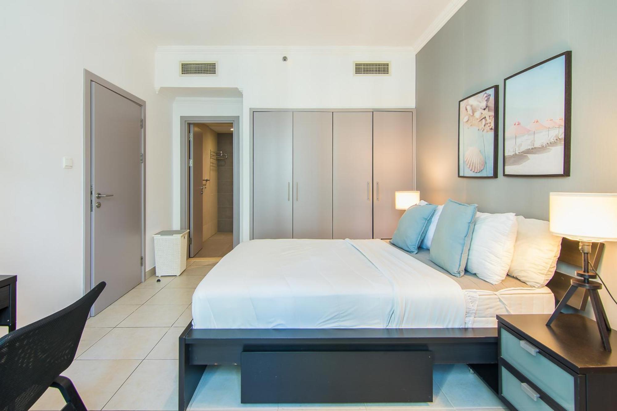 Marina Quays West-charming 1-br Retreat In The Heart Of Marina Apartment