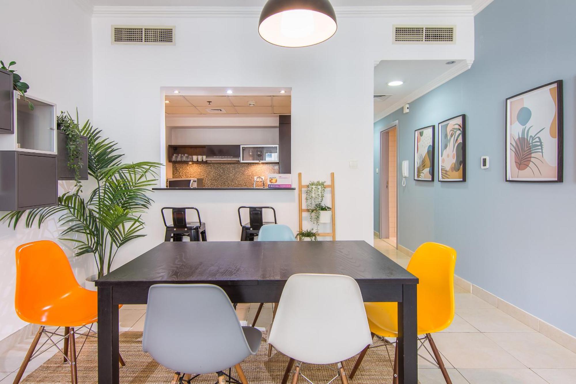 Apartment Marina Quays West-charming 1-br Retreat In The Heart Of Marina