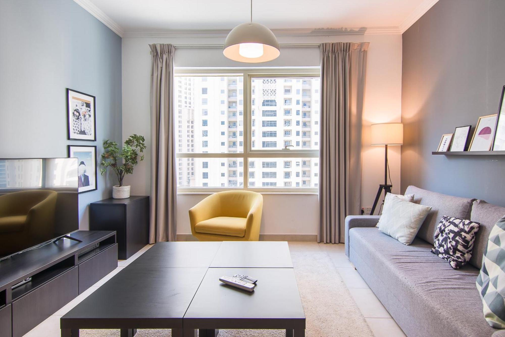 Apartment Marina Quays West-charming 1-br Retreat In The Heart Of Marina *