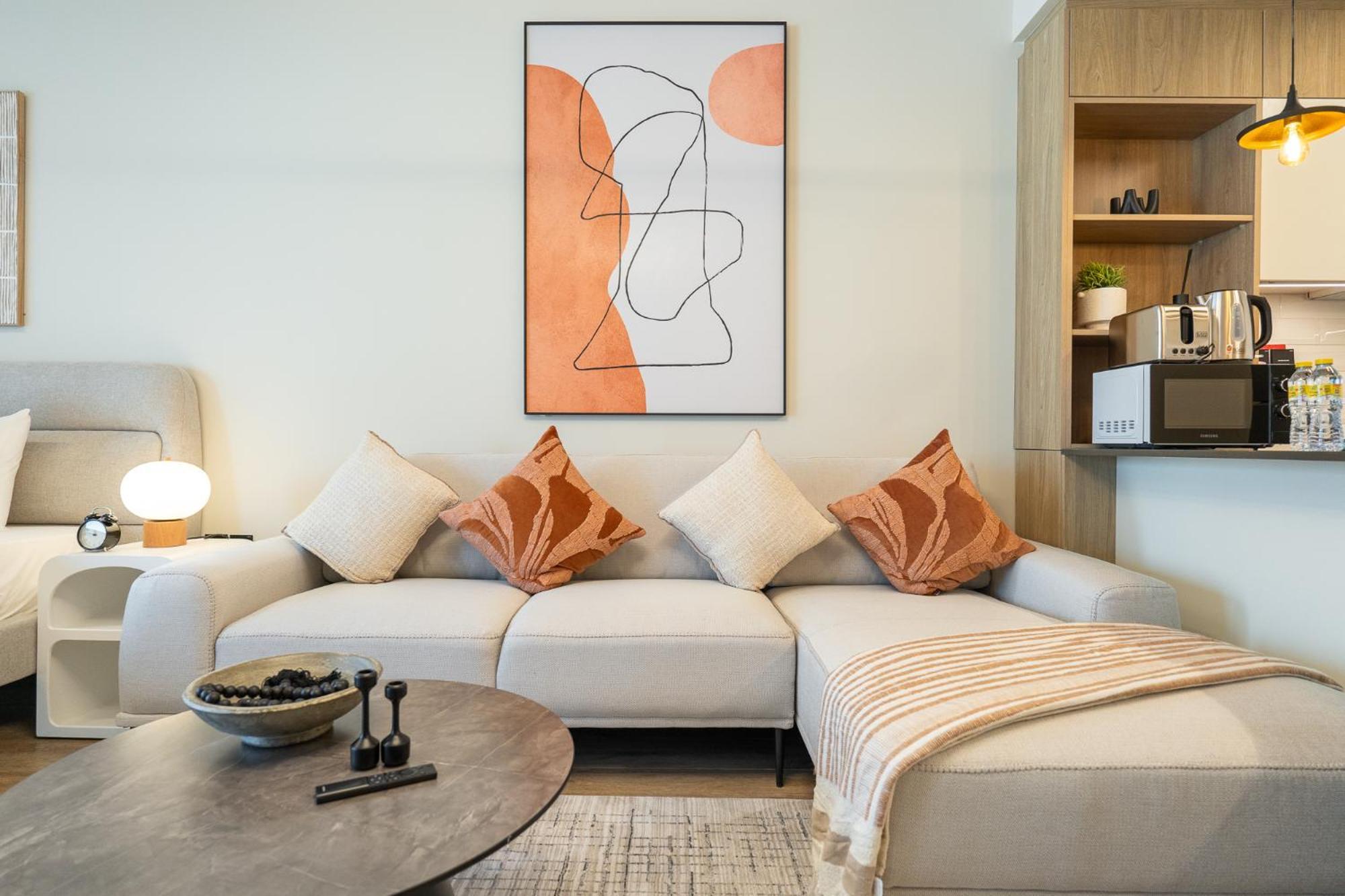 Peaceful Flat That Sleeps 2 In Jumeirah Village Circle * Dubai
