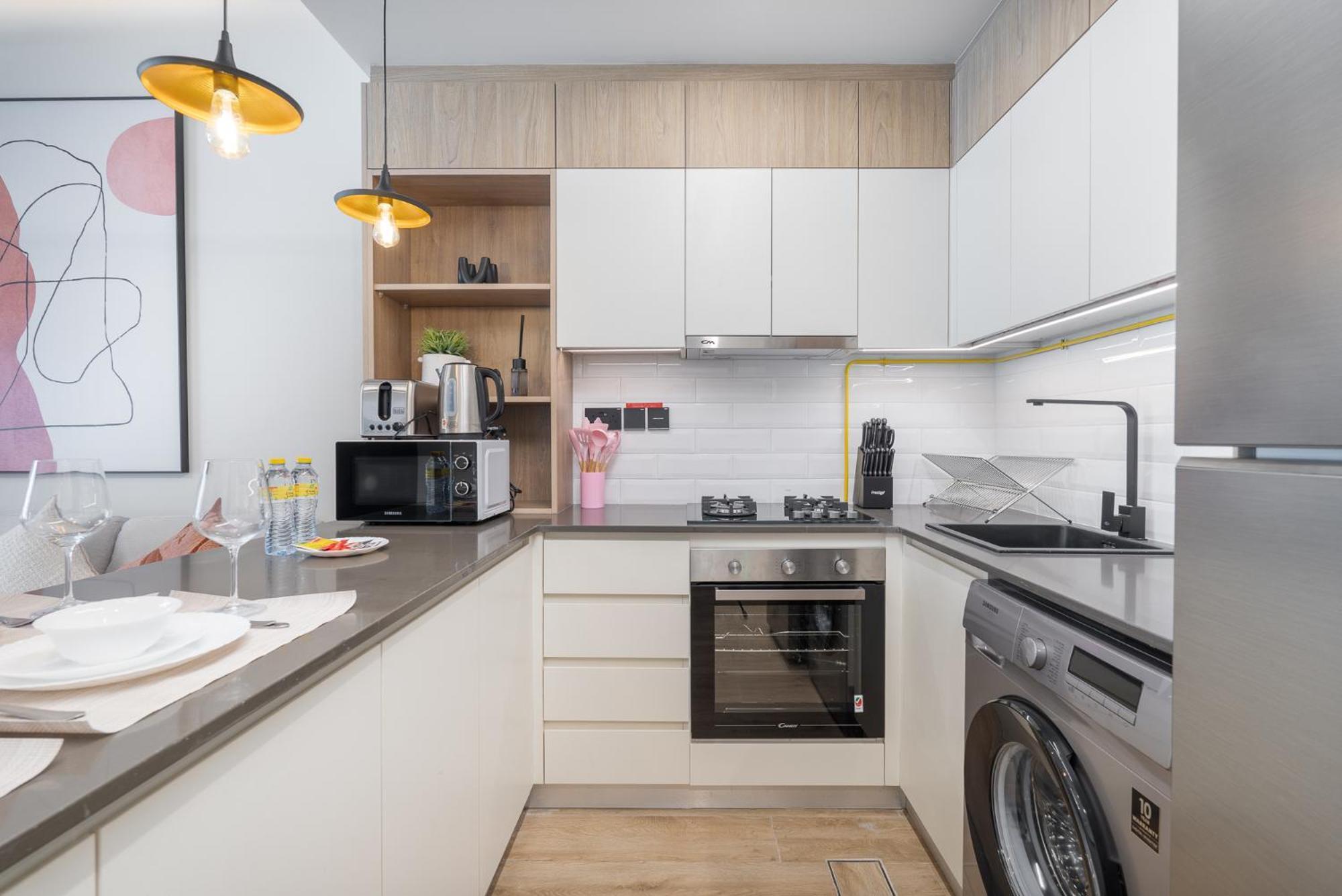 Peaceful Flat That Sleeps 2 In Jumeirah Village Circle Apartment *