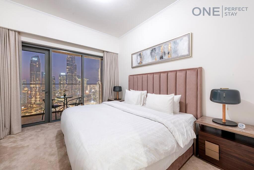 Astonishing 3br Burj Khalifa And Fountain View With Pool And Gym *