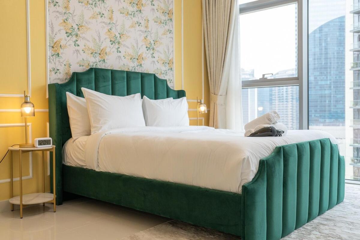 Apartment Glamorous 2-bedroom Retreat In Blvd Crescent Near Mall Dubai