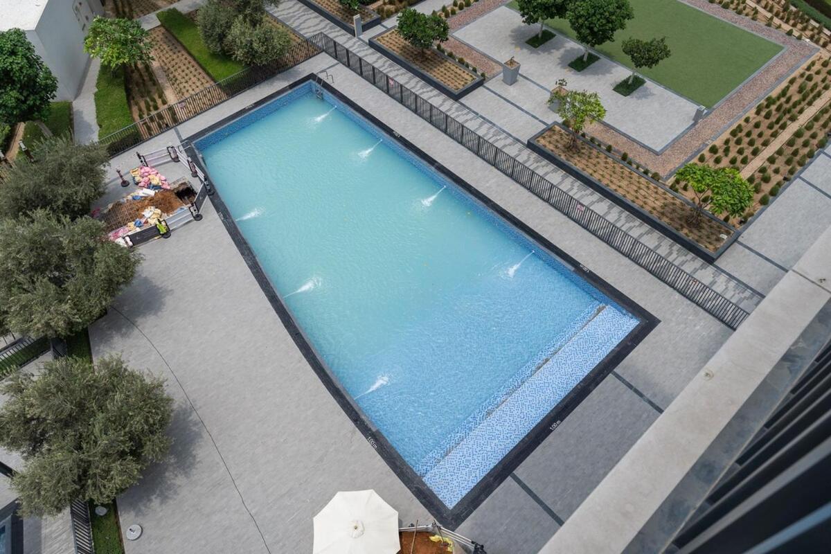 Apartment Glamorous 2-bedroom Retreat In Blvd Crescent Near Mall