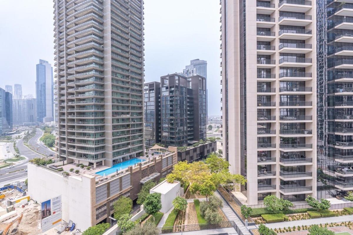 Glamorous 2-bedroom Retreat In Blvd Crescent Near Mall * Dubai