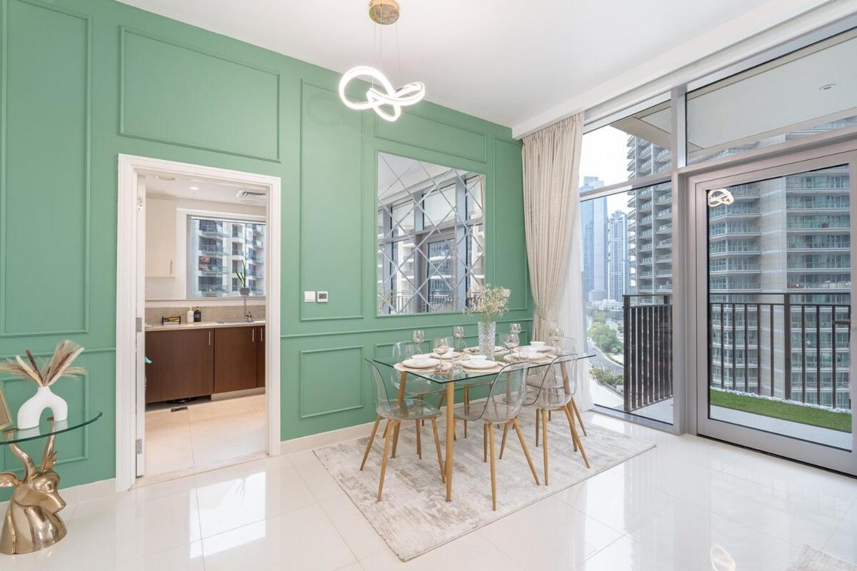 Apartment Glamorous 2-bedroom Retreat In Blvd Crescent Near Mall Dubai
