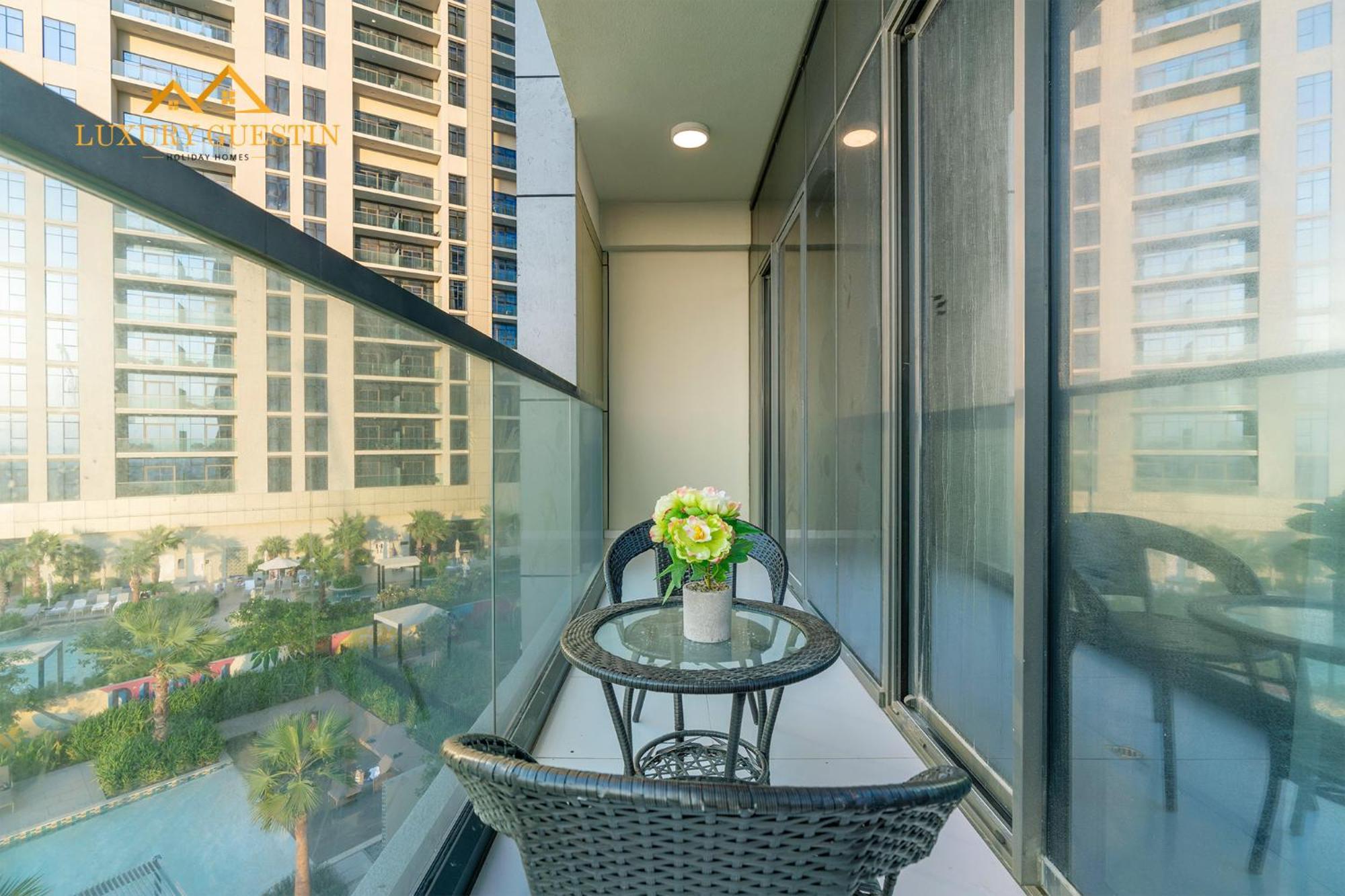 Elegant 2-br With Canal & Views Pool Amenities Dubai