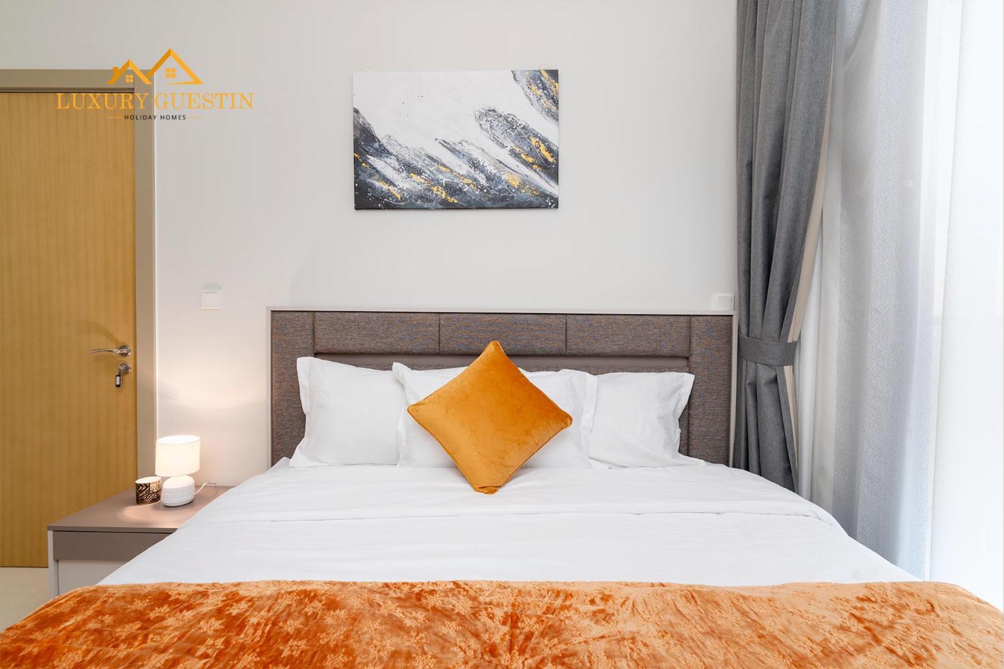 Elegant 2-br With Canal & Views Pool Amenities Apartment *
