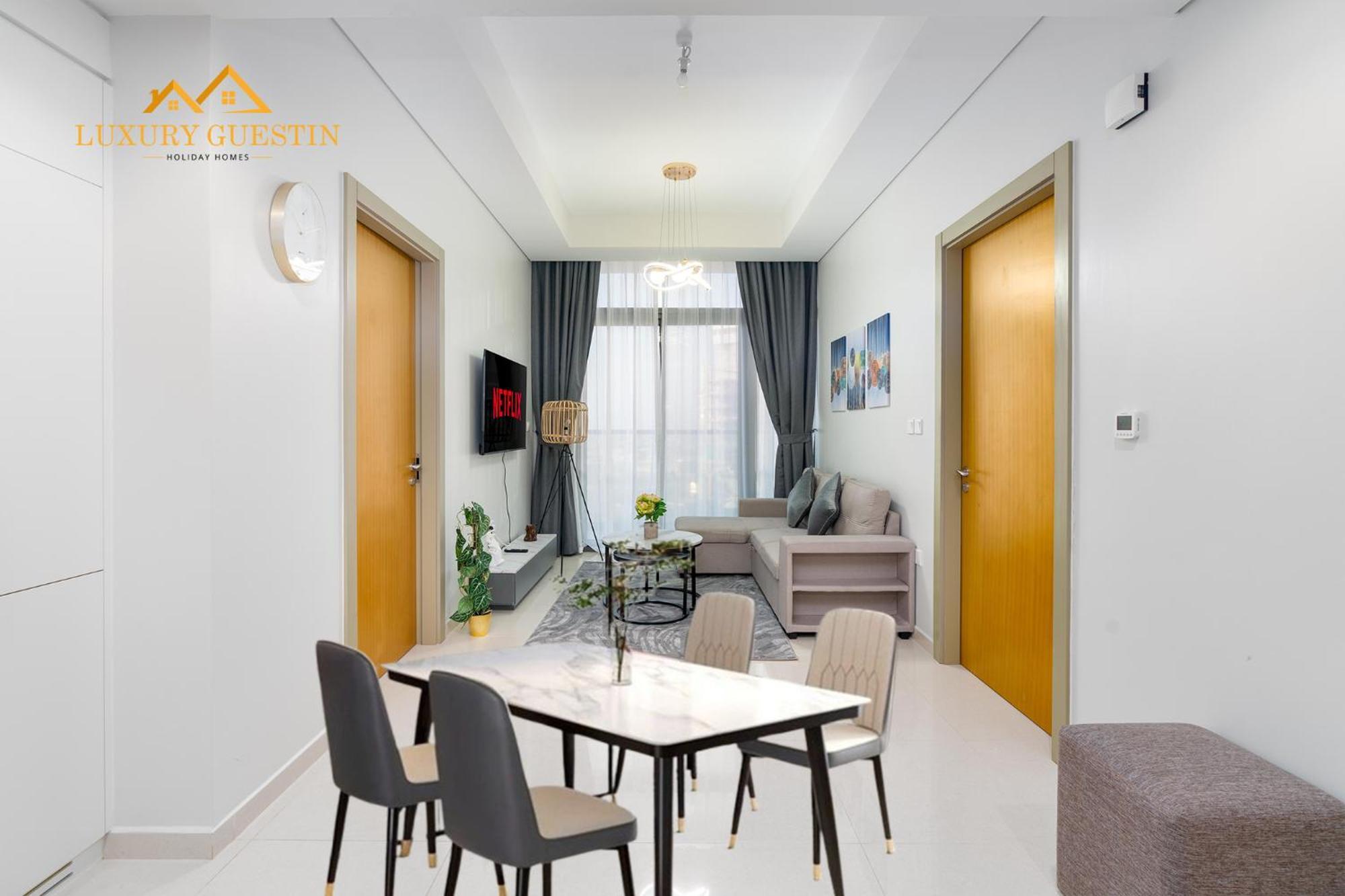 Elegant 2-br With Canal & Views Pool Amenities Apartment *